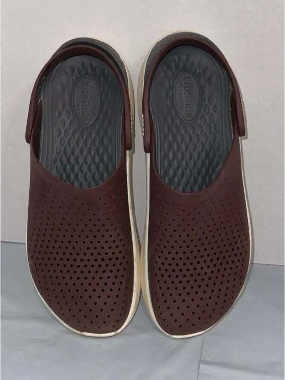 Crocs LiteRide Slip on Sandals Mens 10 Women’s 12 Maroon